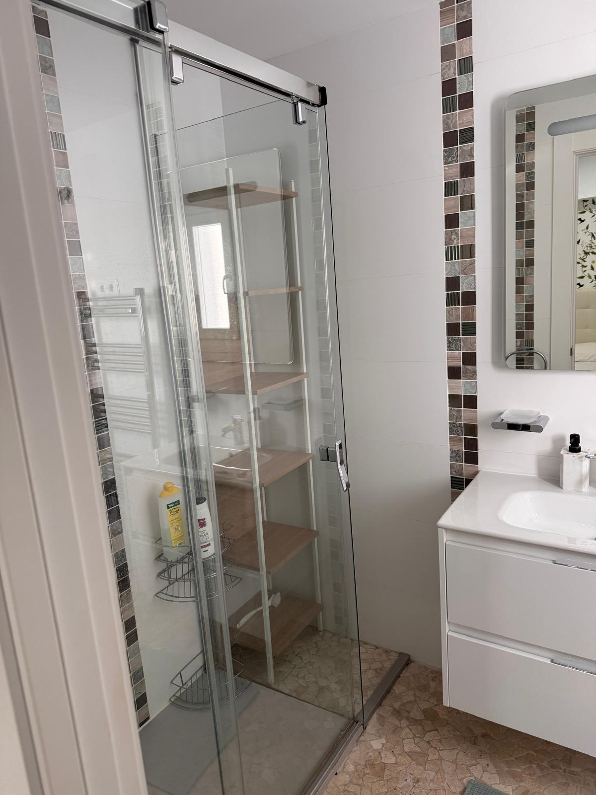 Piso de primera línea en "La Perla, Fuengirola."